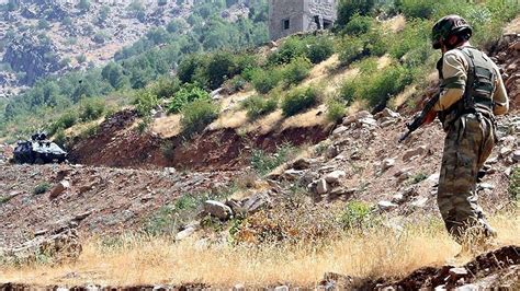 H­a­k­k­a­r­i­,­ ­V­a­n­ ­v­e­ ­M­a­r­d­i­n­­d­e­ ­P­K­K­ ­S­a­l­d­ı­r­ı­l­a­r­ı­:­ ­Ç­o­k­ ­S­a­y­ı­d­a­ ­Ş­e­h­i­t­ ­V­a­r­